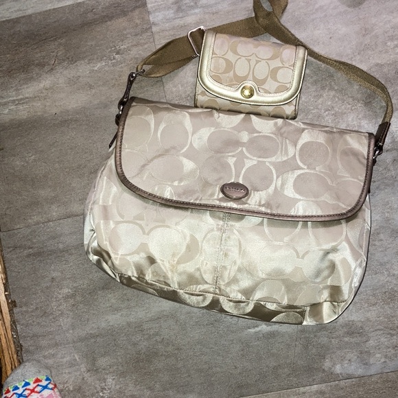 Coach 2piece - Picture 3 of 12